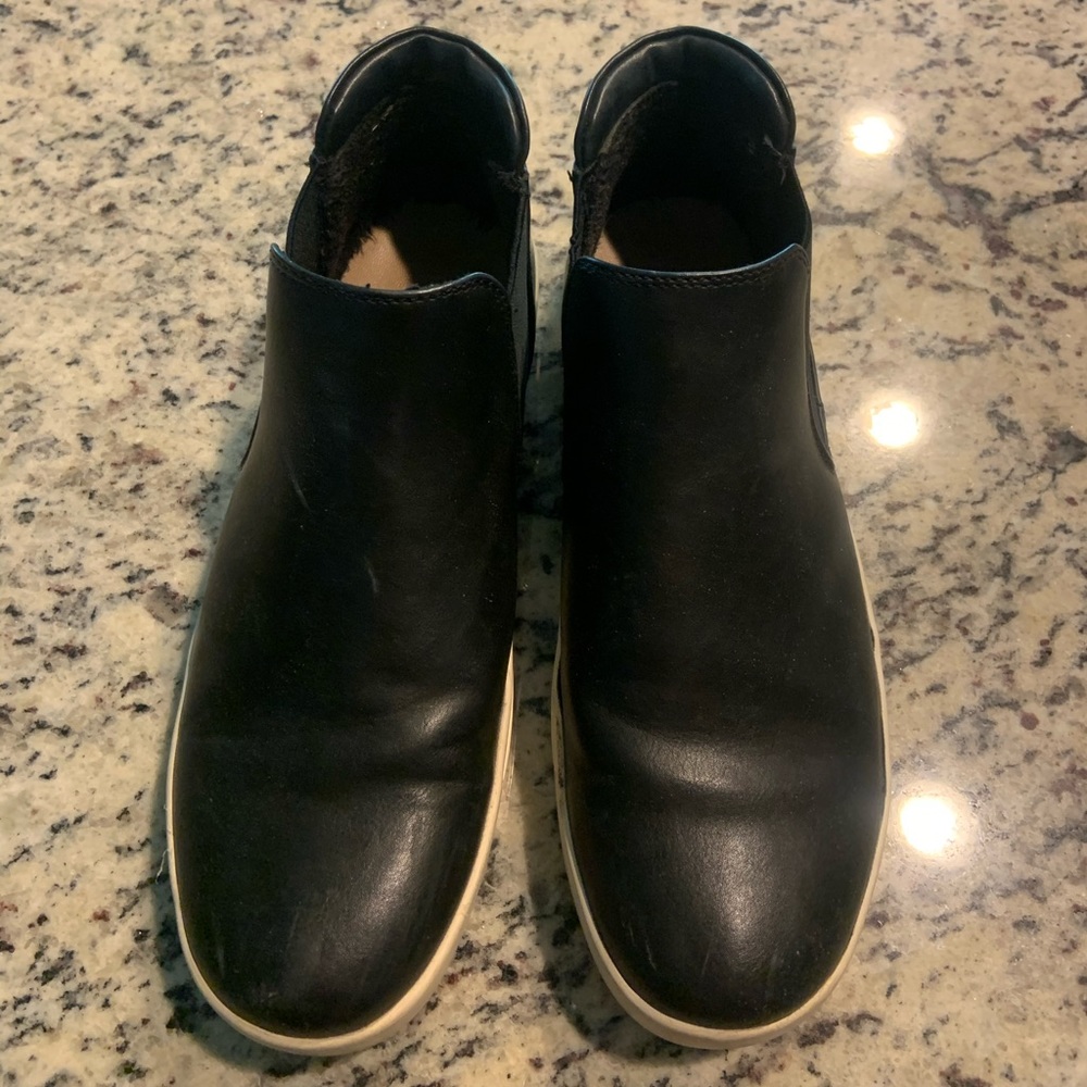Slip on sneakers